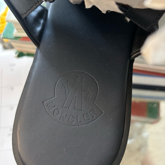 Moncler leather strap sandal - Picture 7 of 7